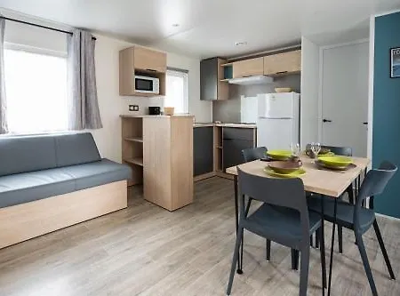 Campeggio Les Falaises De *