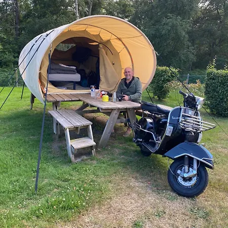 キャンプ場 Les Falaises De