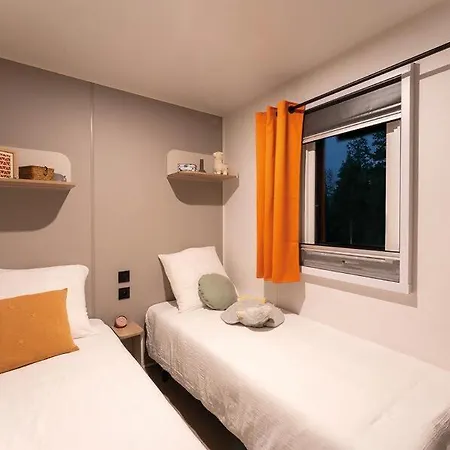 キャンプ場 Les Falaises De *