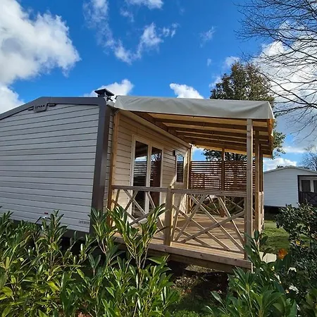 キャンプ場 Les Falaises De